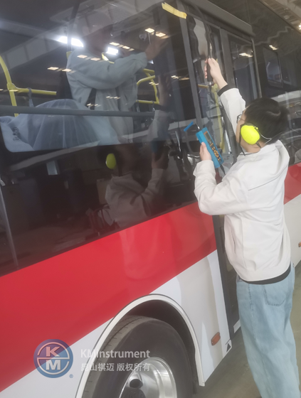 提升环保性能|SDT270超声波检漏仪解决汽车泄漏难题 优化密封性检测!