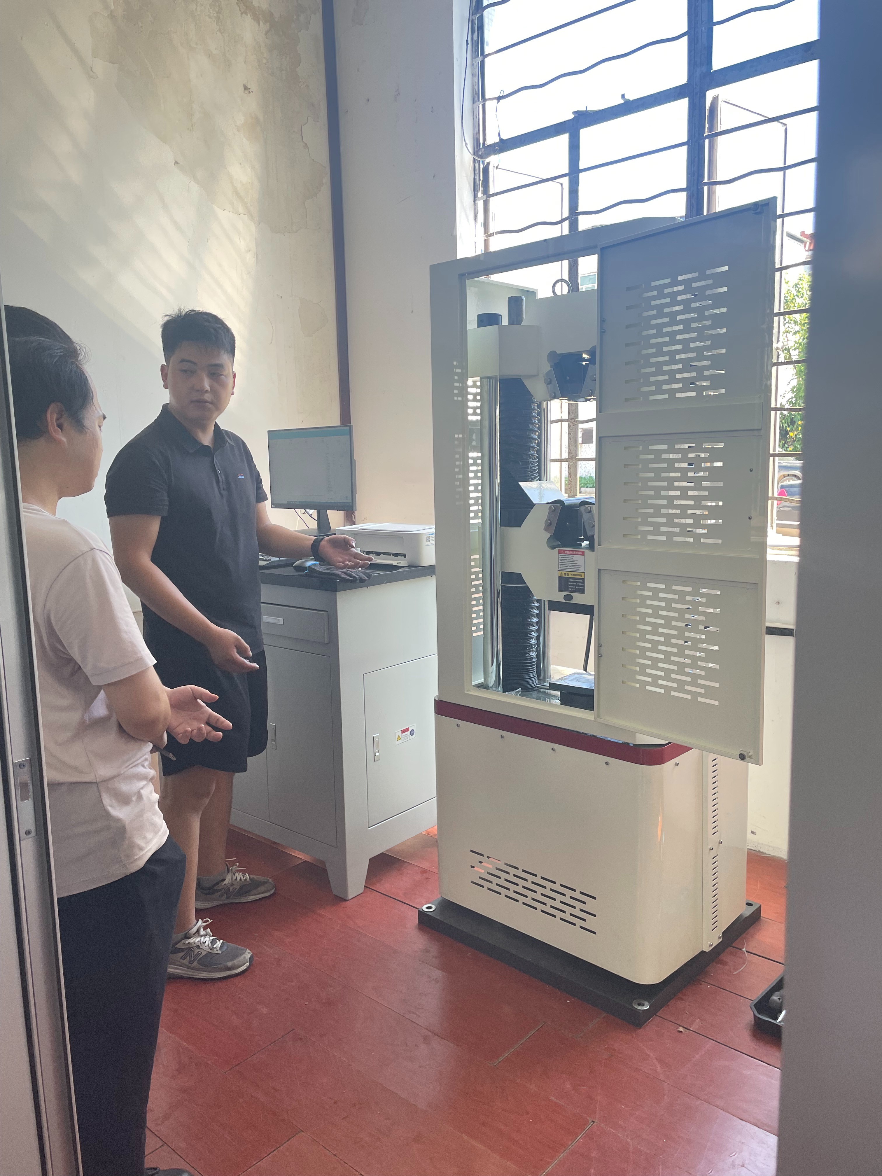 寧海縣必強(qiáng)機(jī)械與三思永恒工作成功