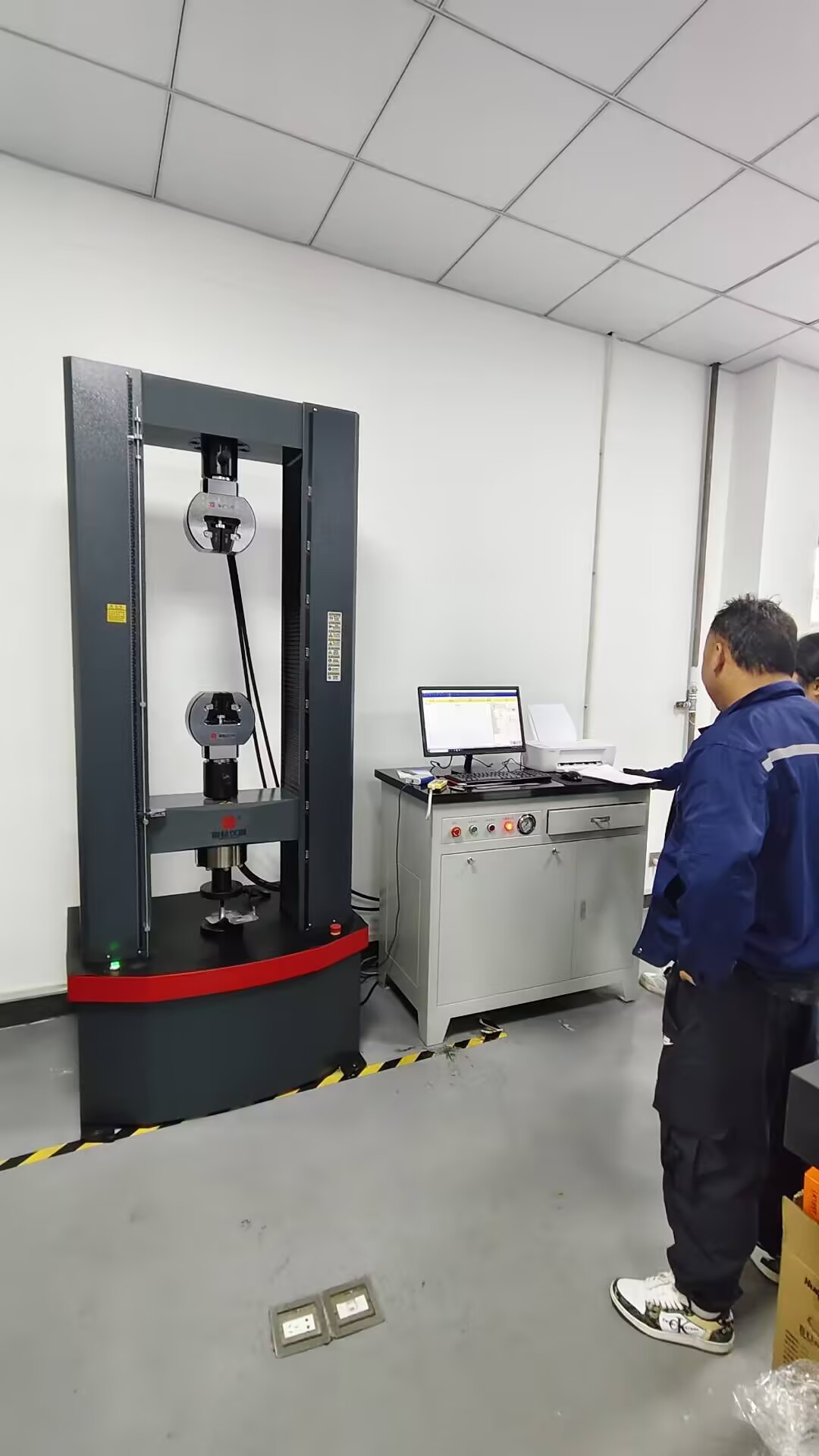 三思永恒與華雄機(jī)械合作圓滿成功