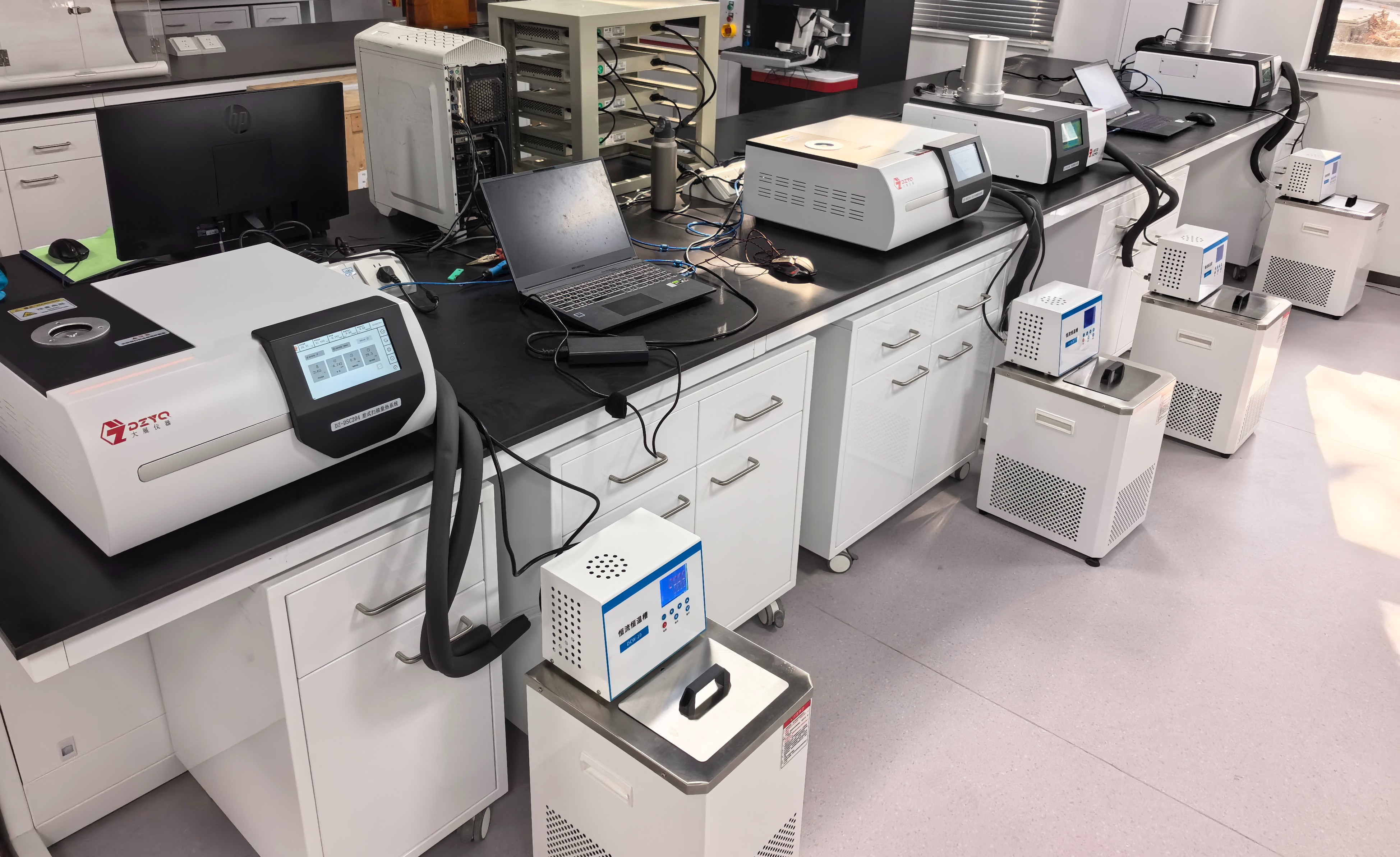 微信图片_20251114143347_1834_12.jpg 南京大展多台热分析仪器交付中国矿业大学