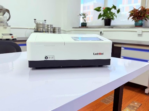 圖片包含 室內(nèi), 桌子, 窗戶, 活A(yù)I 生成的內(nèi)容可能不正確。