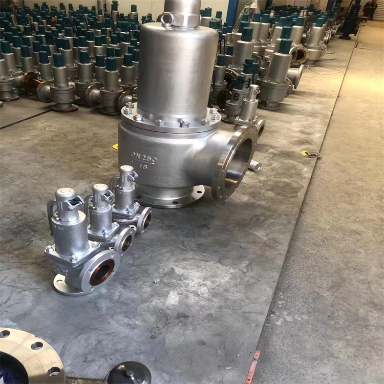 A44型帶扳手彈簧全啟封閉式安全閥1.jpg A44型帶扳手彈簧全啟封閉式安全閥1.jpg