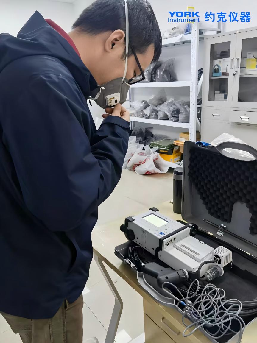 3.jpg 捕捉无形,掌控科技:手持式烟气分析仪,让环保尽在“掌握